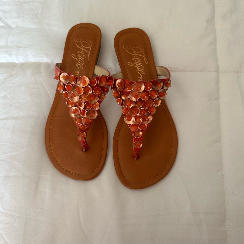 Fergie Tarca Stylish coral Bejeweled Sandals women’s Size 6.5 thong flat